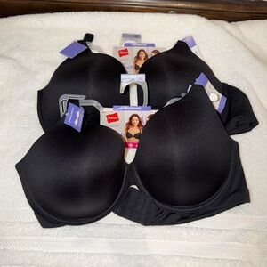Hanes Women's Classic Black Underwire Bra Set